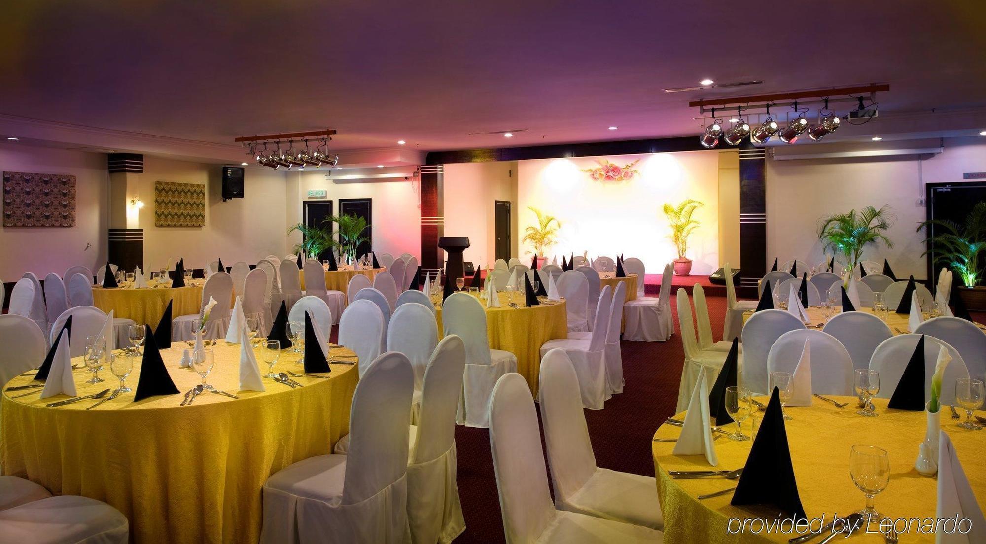 Wana Riverside Hotel Malacca Restaurang bild