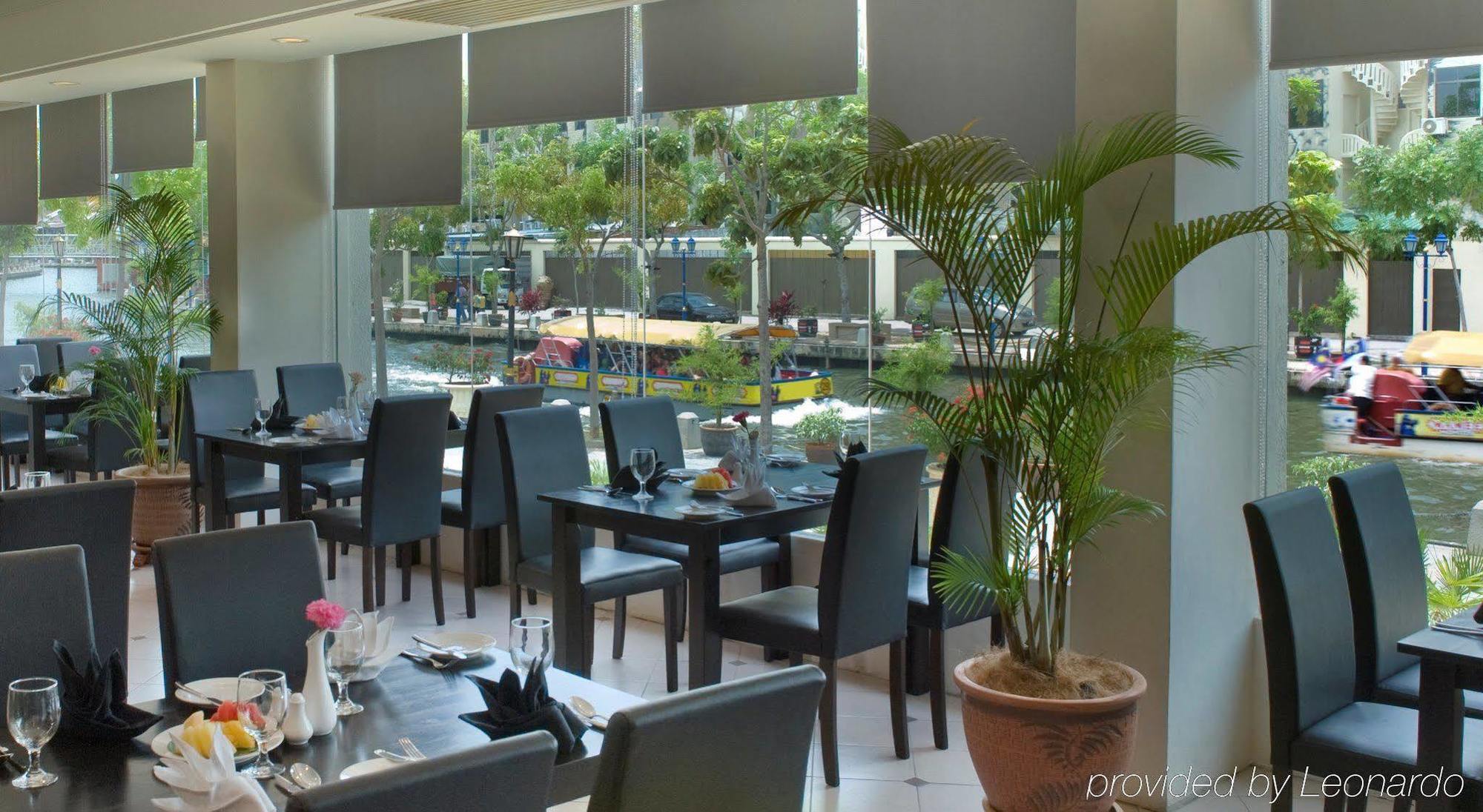 Wana Riverside Hotel Malacca Restaurang bild